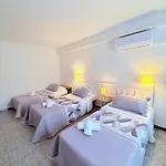 L'illa Hotel *