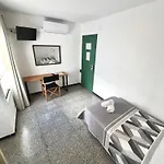 L'illa Hotel *